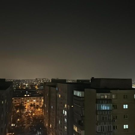The Moon View Appartement Boekarest Buitenkant foto