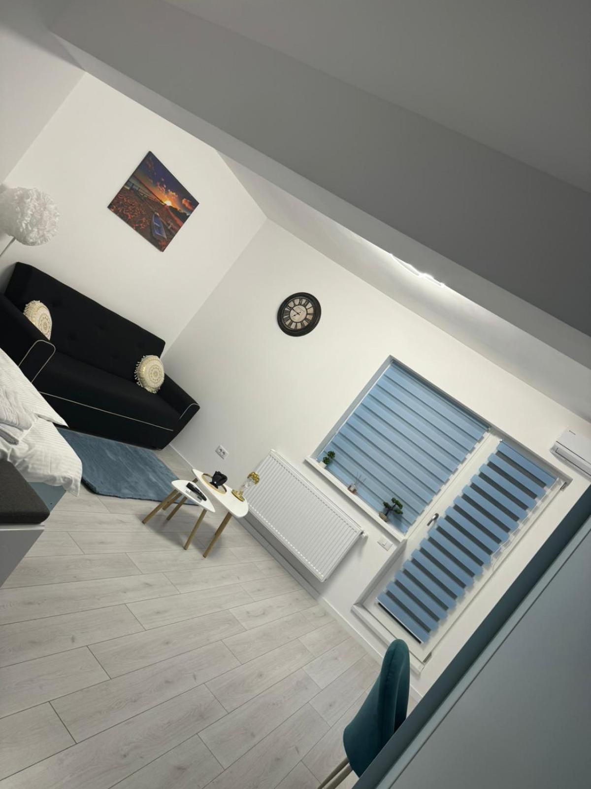 The Moon View Appartement Boekarest Buitenkant foto