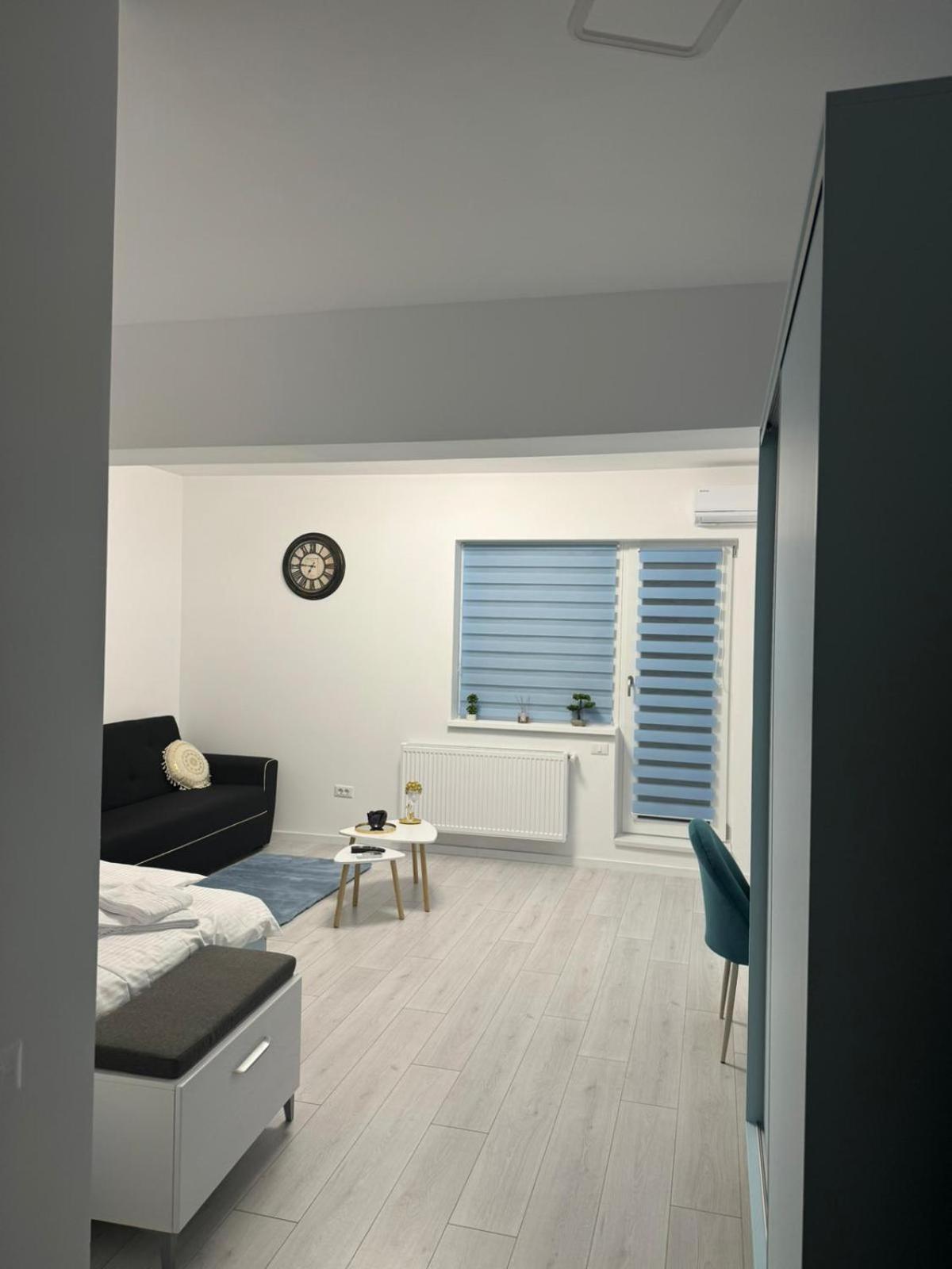 The Moon View Appartement Boekarest Buitenkant foto